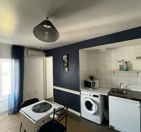 Beau studio meublé 22 M2 proche IFSI, Super U