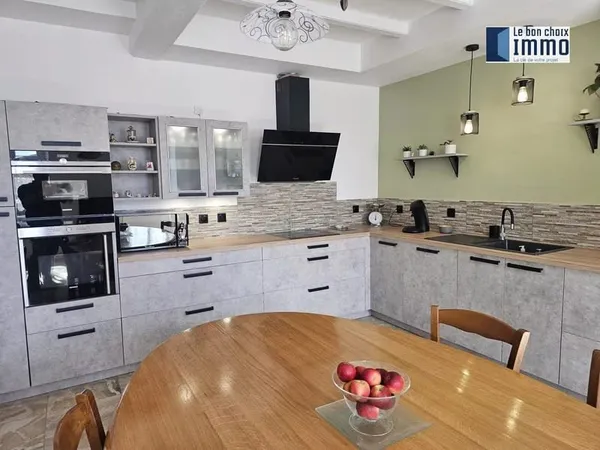 Maison 8 pièces 230 m²