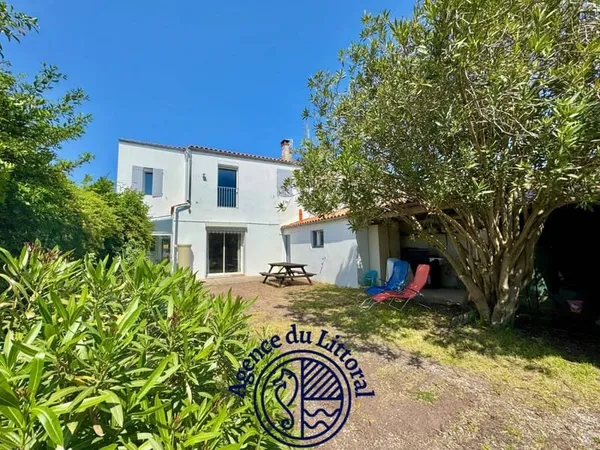 Maison 8 pièces 210 m²