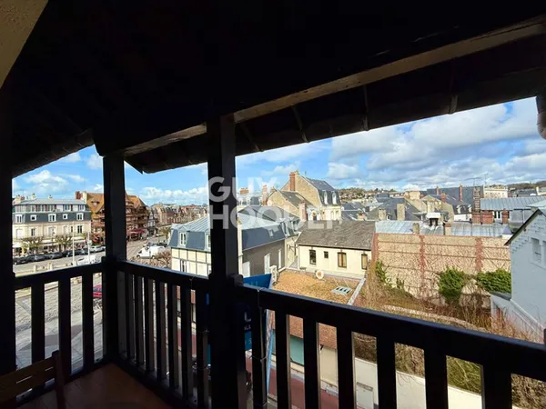 APPARTEMENT 2 PIECES - BALCON - BOX - PLACE MORNY DEAUVILLE