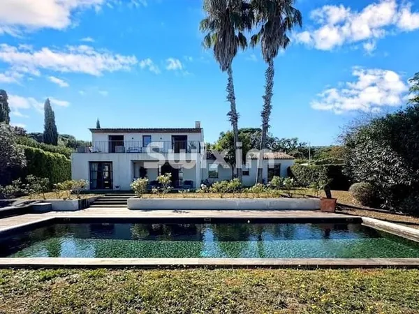 Villa 7 pièces 315 m²