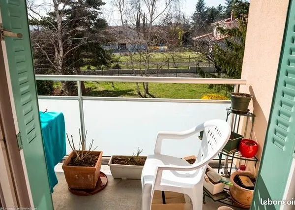 T2 dans copropriété calme