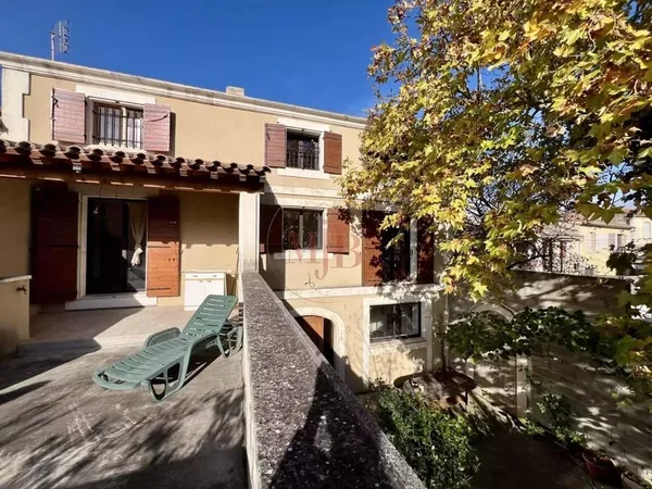 Maison 8 pièces 245 m²