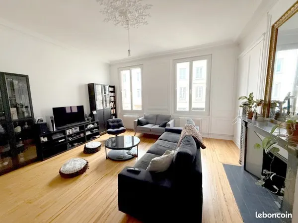 Centre ville, T4 rénové d'une surface de 83m²