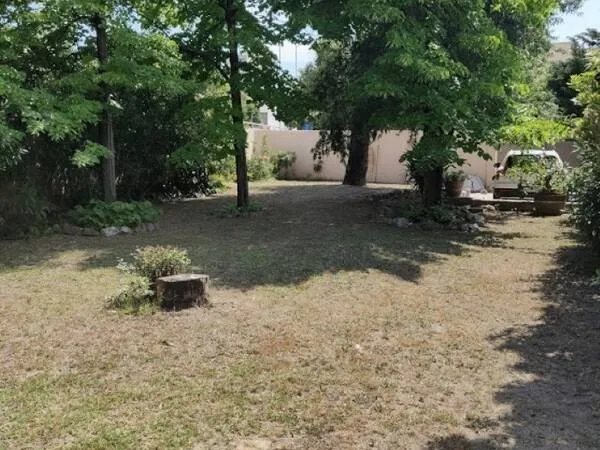 Terrain 450 m²