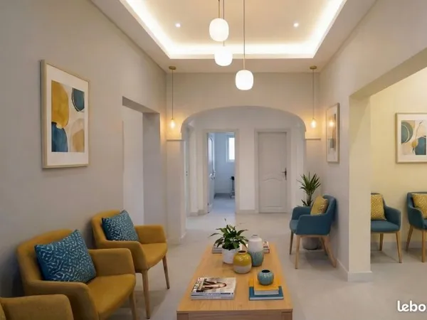 Location Bureaux et Locaux professionnels - FREJUS (83600)