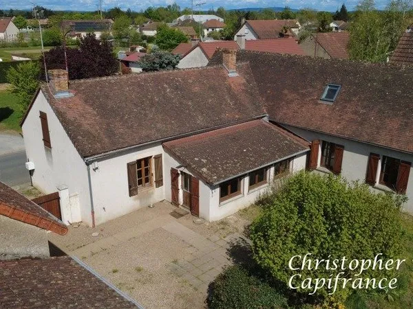 Spacieuse maison de bourg de 196 m², 5 chambres, sur un joli terrain de 5200 m²