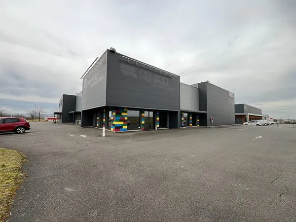 Local d'activité 706 m² à vendre ? Argancy, dépôts chauffés, bureaux équipés, porte sectionnelle éle
