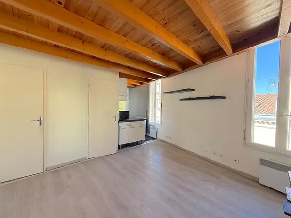 A LOUER APPARTEMENT DE TYPE 1 AVEC MEZZANINE - SECTEUR BORDEAUX QUARTIER NANSOUTY-CAPUCINS