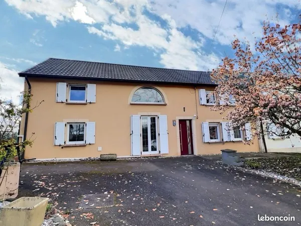 Maison semi-mitoyenne - 167.5m2 - 4 ares 97 - 3 chambres - hilsprich - 180200