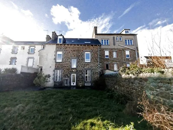 Maison 7 pièces 248 m²
