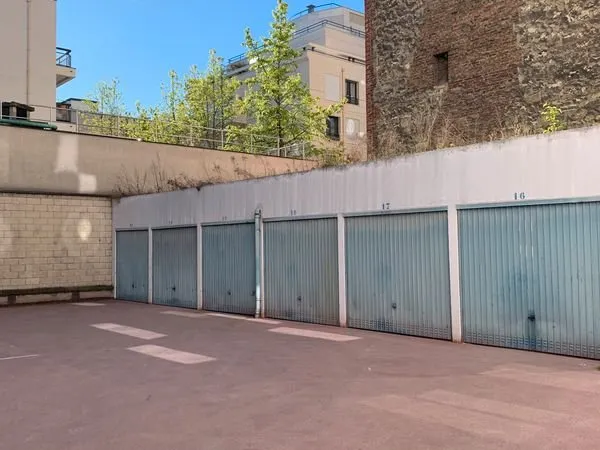 Location Parking Box fermé Levallois-Perret proche Place Jean Zay - Gare de Clichy Levallois