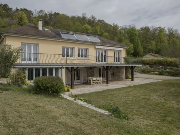 Maison 11 pièces 260 m²