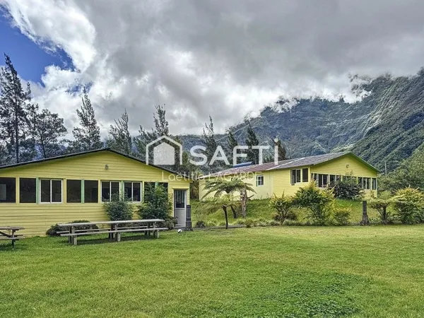 Maison 640 m²