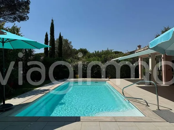 Maison 7 pièces 210 m²