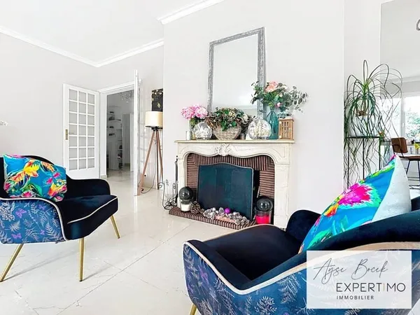 Maison 10 pièces 240 m²