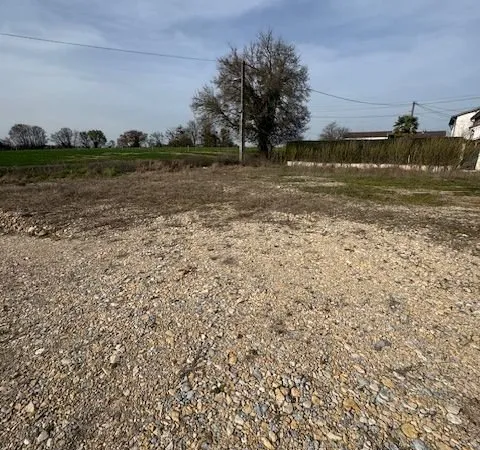 TERRAIN PLAT LIBRE CONSTRUCTEUR 680m²