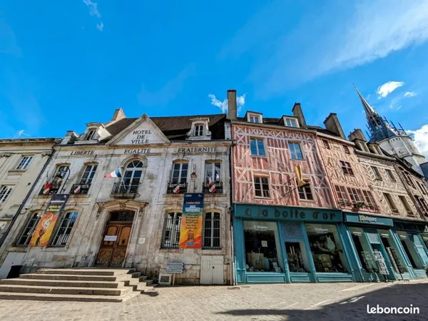 Bureaux 235 m² AUXERRE