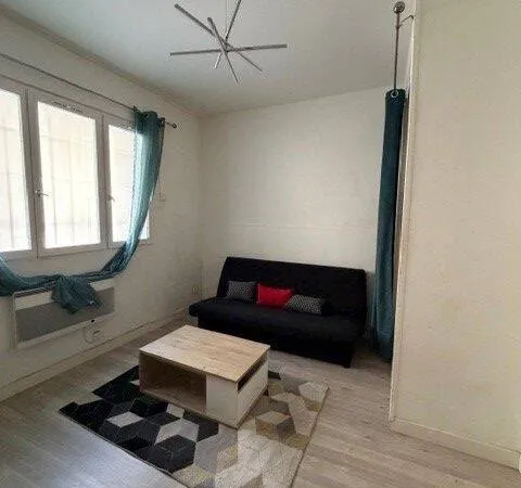 Studio 1 pièce 25 m²
