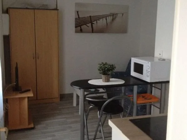 A saisir très beau studio libre de suite