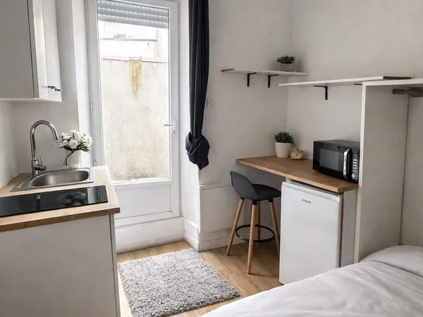 Studio 1 pièce 13 m²