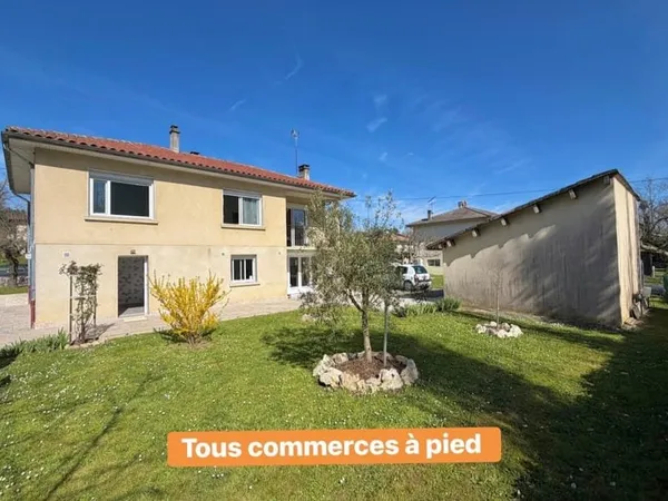 MAISON AVEC JARDIN ET GARAGE PROCHE CENTRE VILLE