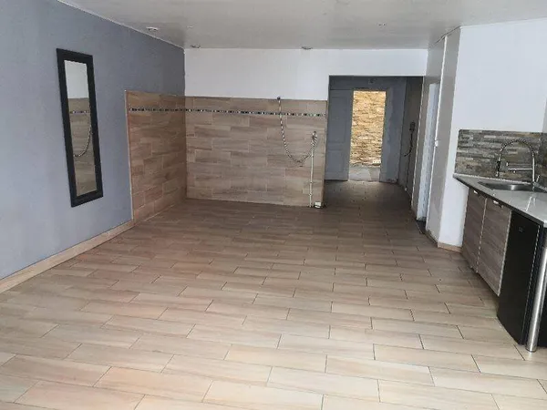 Local professionnel 68 m²