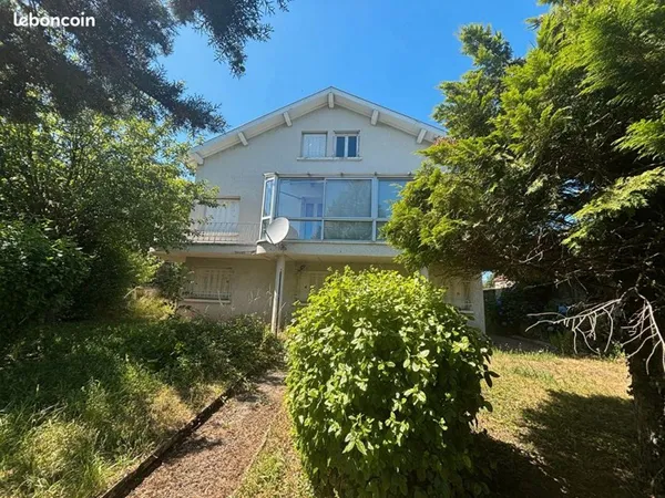 Maison 8 pièces 197 m²