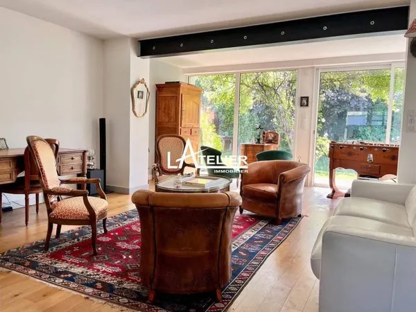 Maison 9 pièces 225 m²
