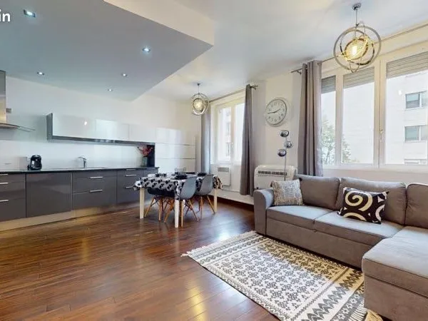 Appartement en plein gratte ciel
