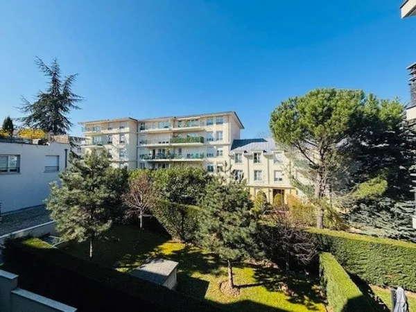 Appartement 4 pièces lumineux et spacieux
