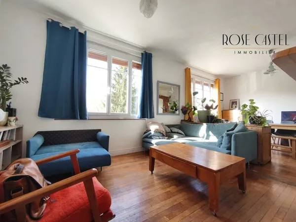 Maison avec studio indépendant et terrain d'agrément