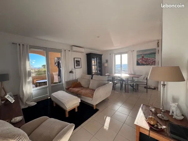 Appartement à Fayence avec terrasse, vue panoramique et garage