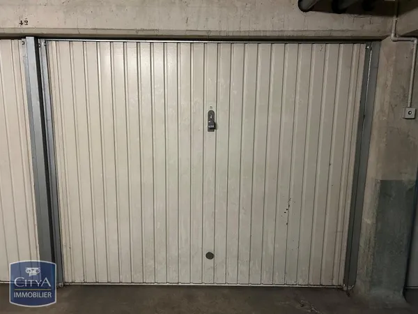 Garage/Parking