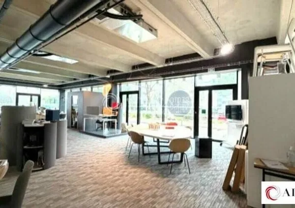 Bureaux 273 m²