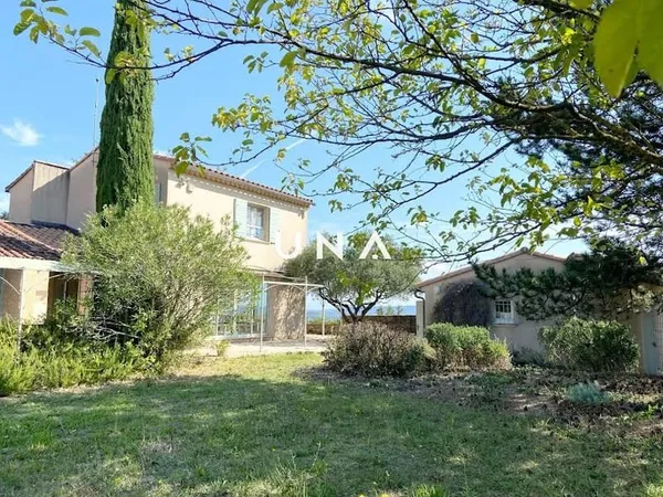 Villa 7 pièces 180 m²