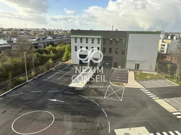 Entrepôt 1545 m²