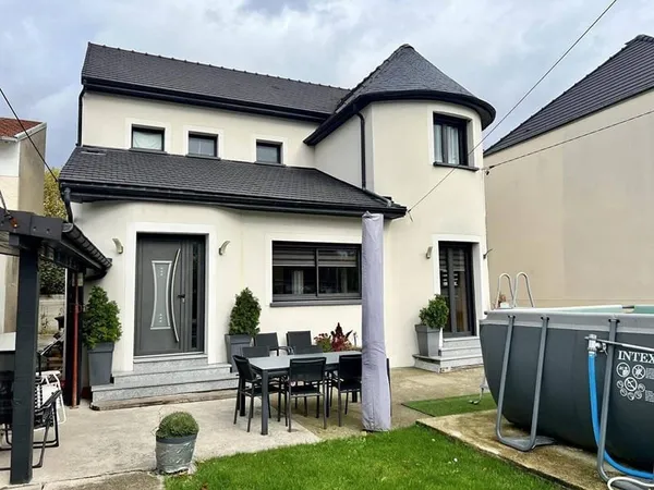 Maison 6 pièces 226 m²