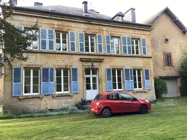 Maison 7 pièces 240 m²