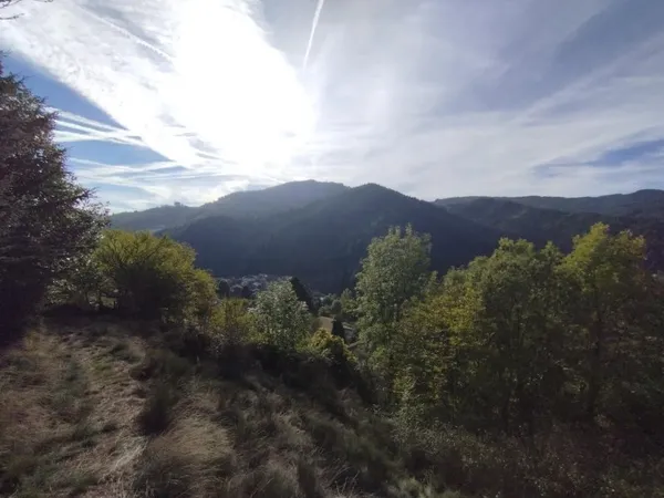 Terrain avec vue, 8045m² et 1618m² constructibles