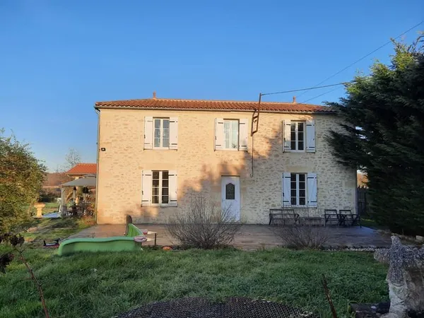 Maison bourgeoise 180 m2 à rafraîchir sur 1 hectare