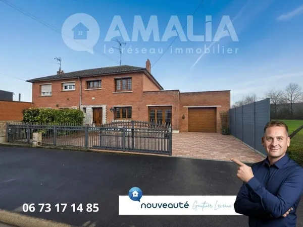 Maison semi-individuelle 103m² avec véranda, garage et jardin clos