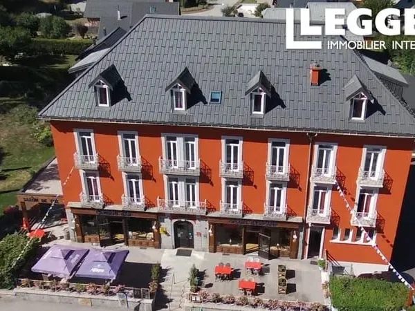 Très Bel Hôtel 3 étoiles de 29 chambres situé au coeur du Ski et du Vélo Alpin. Bourg d'Oisans / Alp