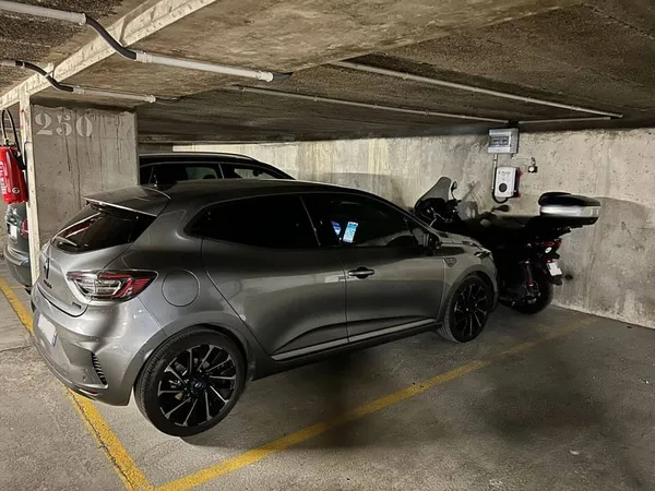 Parking 12 m²