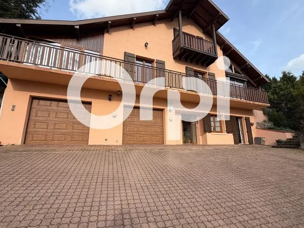 Maison 11 pièces 273 m²