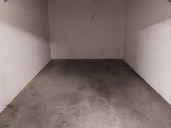Garage/Parking 12 m²