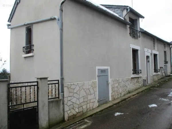 Chateau-chinon - Maison De Village Avec Courette