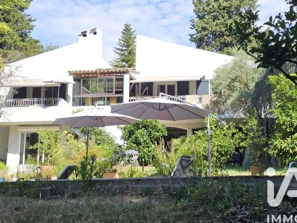 Maison 6 pièces 204 m²