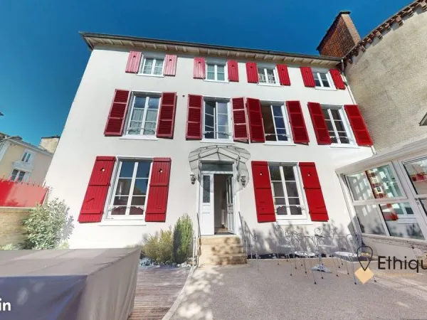 Maison 8 pièces 228 m²