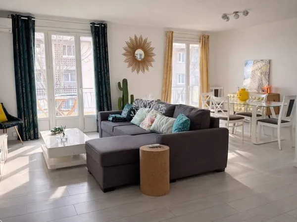 A VENDRE TOULON QUARTIER DE SIBLAS APPARTEMENT DE TYPE 4 REN